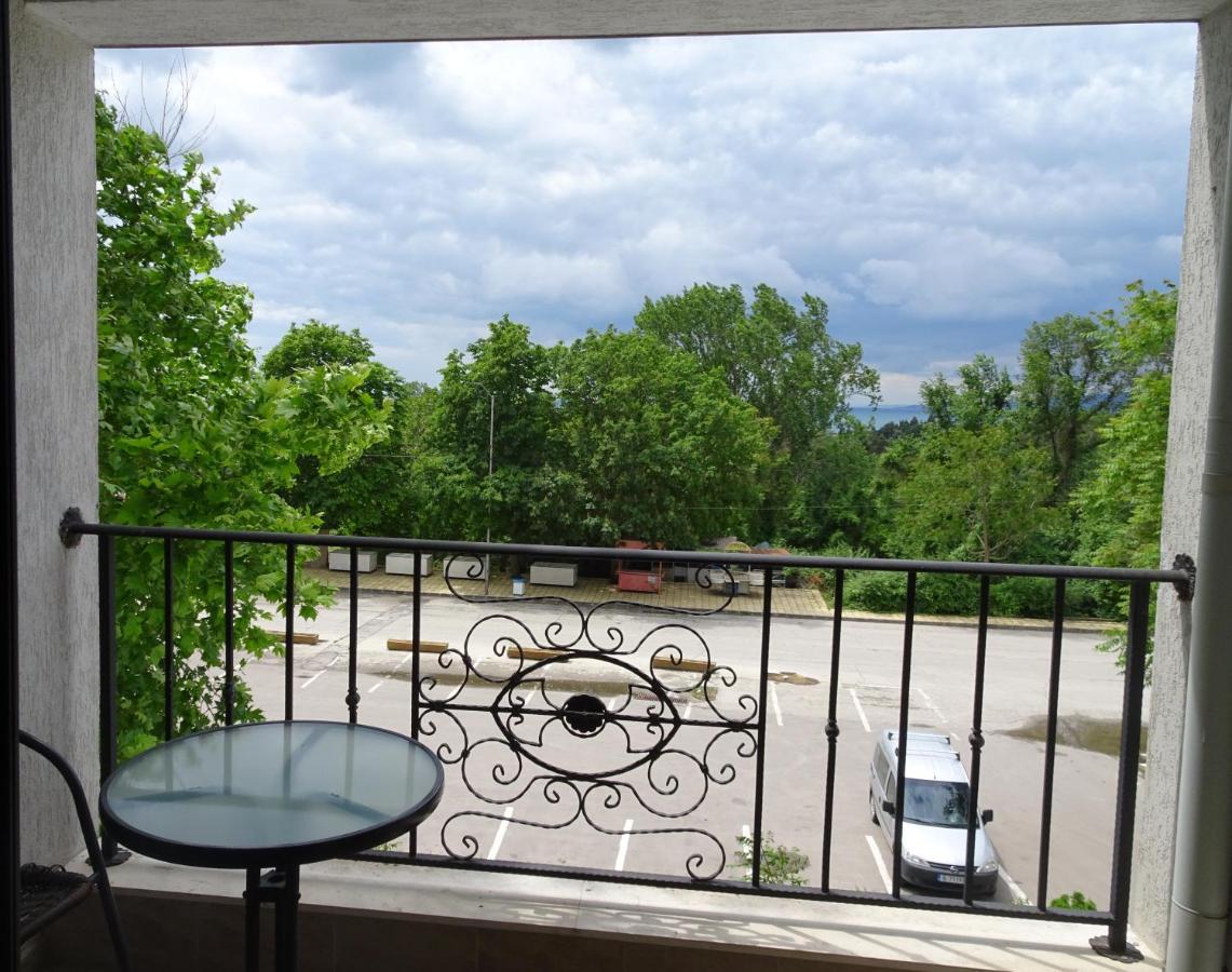 Private Apartments In White Rock Castle Μπαλτσίκ Εξωτερικό φωτογραφία