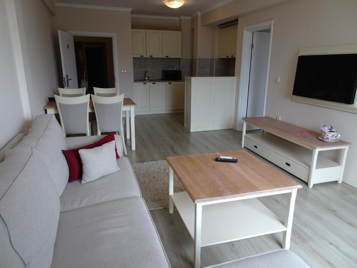 Private Apartments In White Rock Castle Μπαλτσίκ Εξωτερικό φωτογραφία